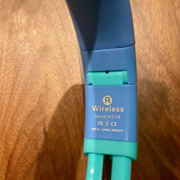 Riwbox WT-7S Kids Bluetooth Headphones - Picture 9 of 10